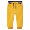 Pantalón Jogger color amarillo