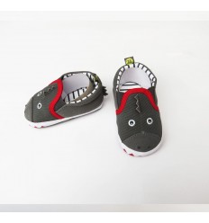 zapato gris niño